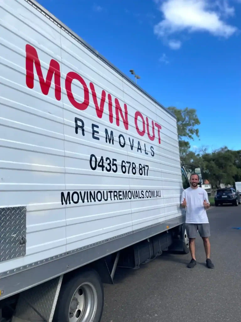 image-4 (1) truck image movin out removals